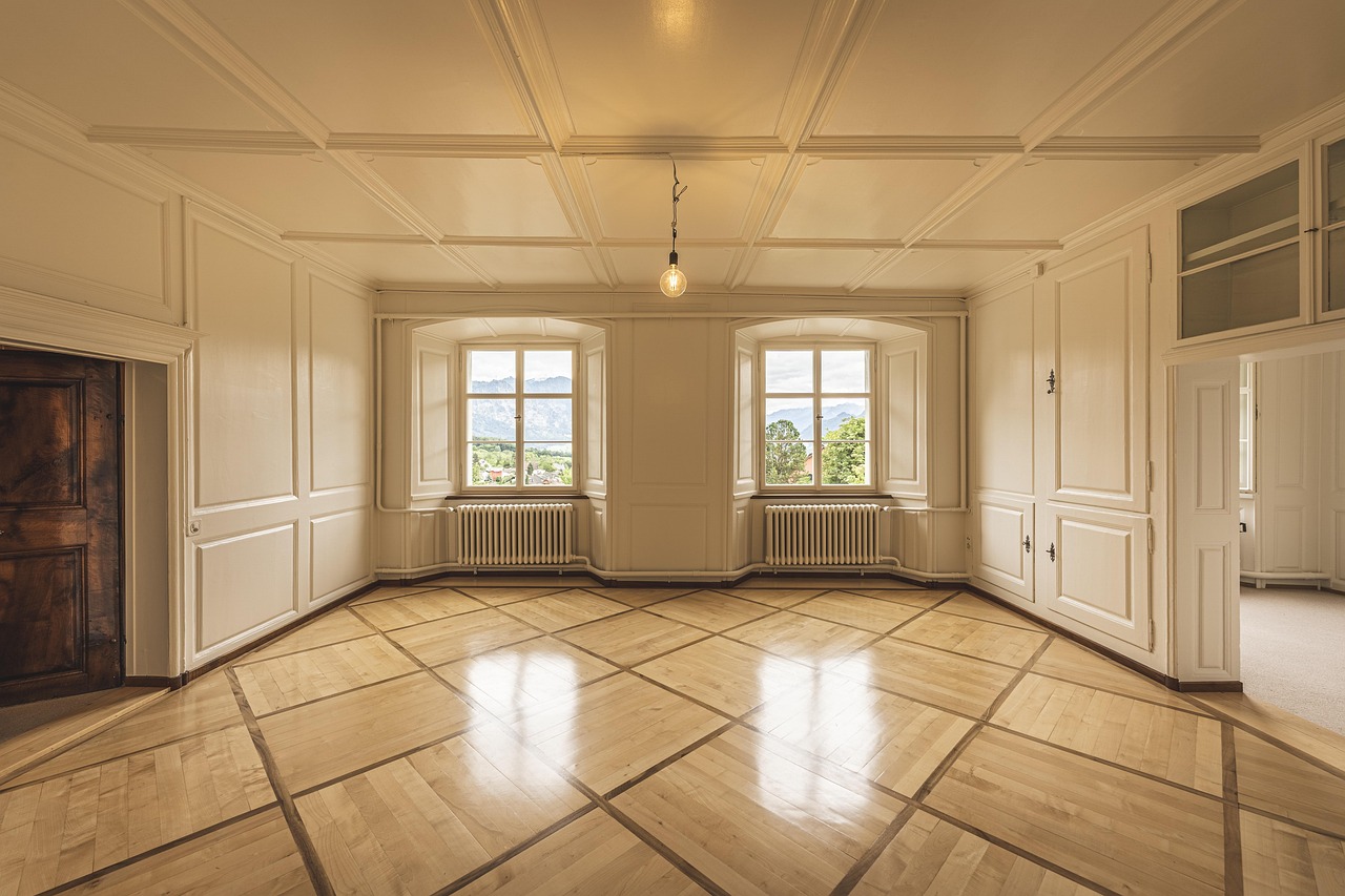 An empty room in a vacant property, the sort of interior a listing page describes in structured data.